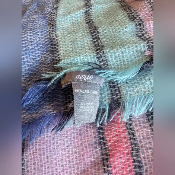 💥💥💥 Sale Aerie Women’s OversizednCozy Blanket Scarf Fringe Trim - Picture 1 of 3